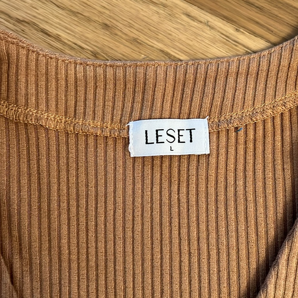 Tan Ribbed Button-Up Crop Top - Picture 6 of 10